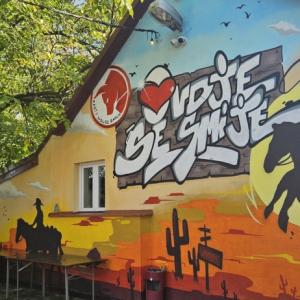 Party Ranch mural